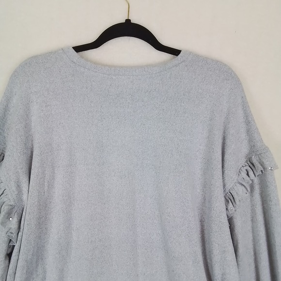 Como Blu Soft Oversized Knit Top Sweater Size 2X Gray w/ Ruffle & Rhinestones - Picture 7 of 11